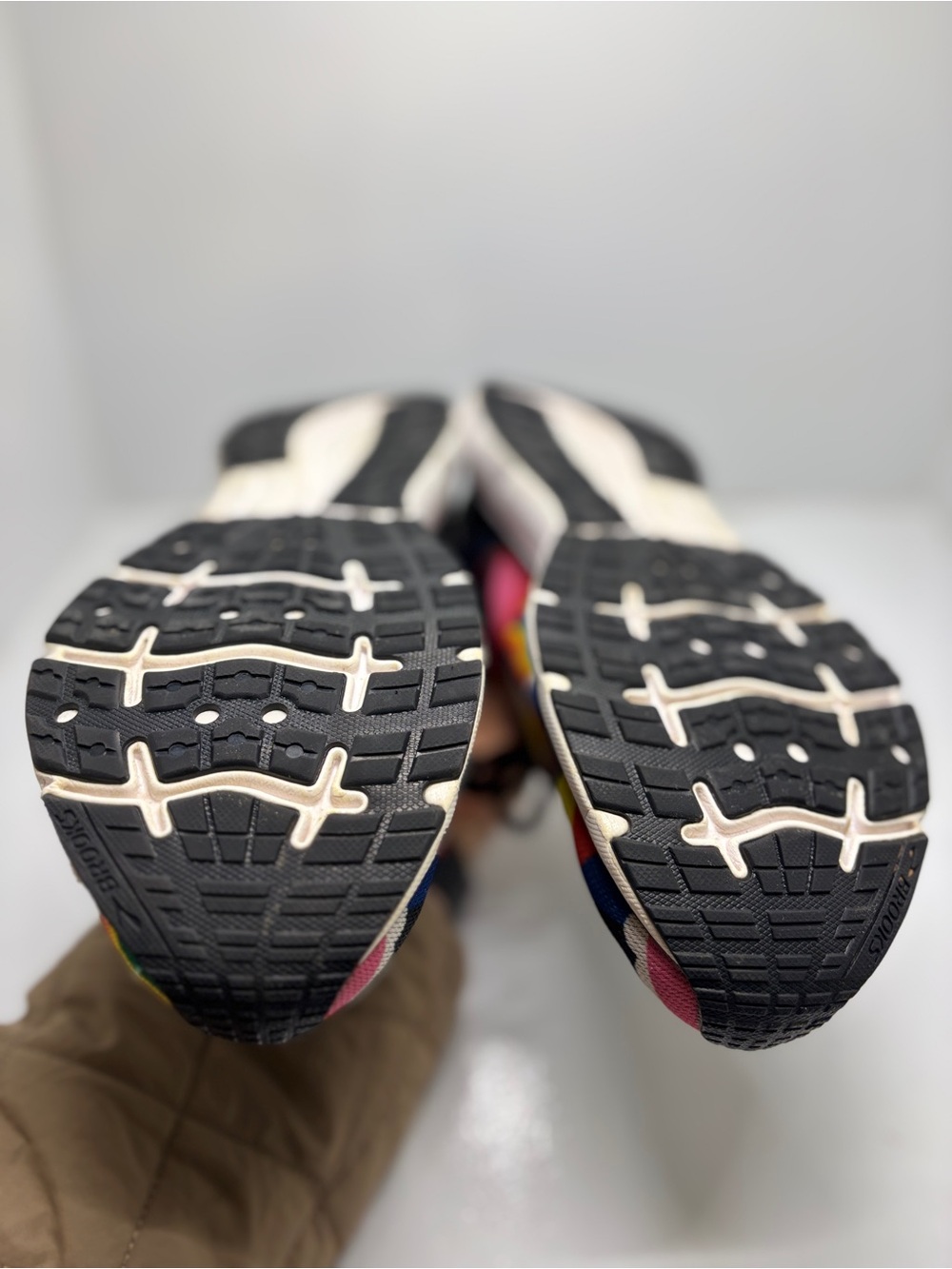 Brooks Trace 2 x Lisa Congdon Pride Running Shoes Men's 11 Multicolor Sneakers - Picture 11 of 15